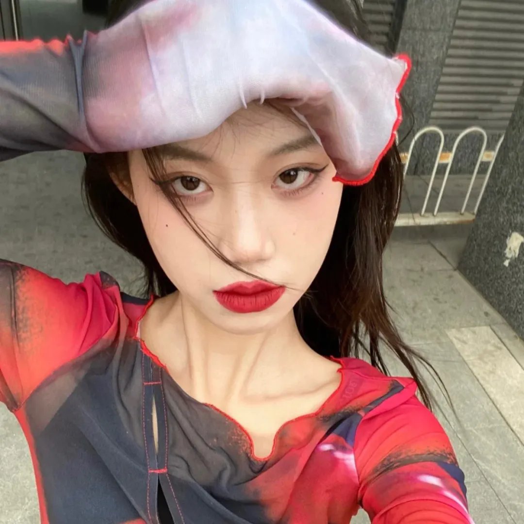 女恶魔人